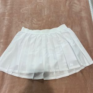 alo white tennis skirt